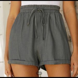 NWOT SHEIN Tied Paperbag Waist Cuffed Shorts in Gray, Size Large